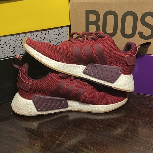 Size 9.5 - adidas NMD R2 Collegiate Burgundy 2018 - Picture 2 of 4